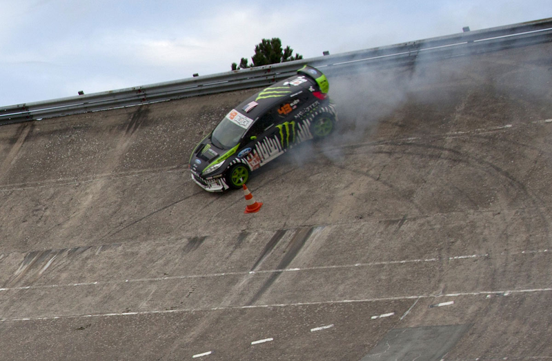 Illustration for article titled Gymkhana 3: Ken Block Drifts Up A Wall